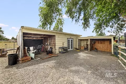 Exterior - 121 North St, Filer, ID 83328 photo 6 of 10