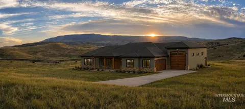 11000 Grassy Ridge Ln, Sweet, ID 83670
