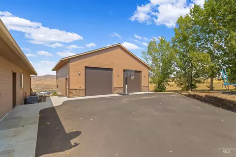 Exterior - 705 Talons Ct, Lewiston, ID 83501 photo 4 of 10