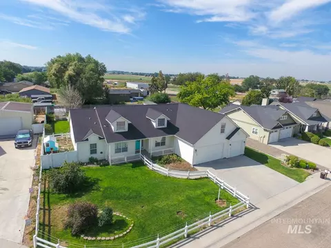 1005 Karndell St, Caldwell, ID 83605
