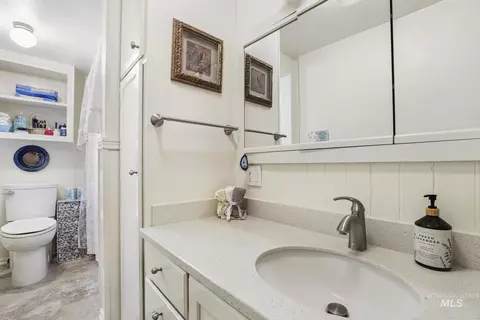 Bath - 3362 N 3300 E, Kimberly, ID 83341 photo 1 of 2