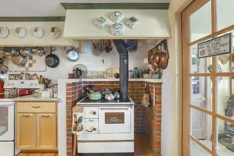 Kitchen - 3362 N 3300 E, Kimberly, ID 83341 photo 4 of 6