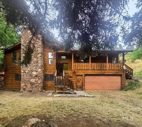 140 Florence St, Harpster, ID 83552