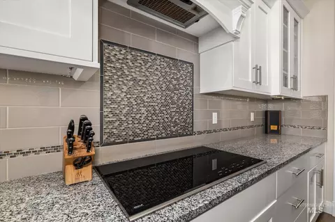Kitchen - 10060 N Hwy 16, Eagle, ID 83616 photo 7 of 8
