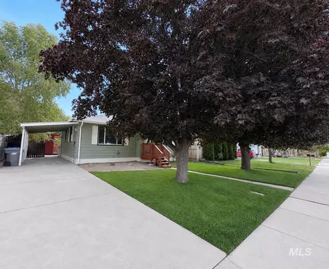 Exterior - 520 S 3rd E, Mountain Home, ID 83647 photo 6 of 18