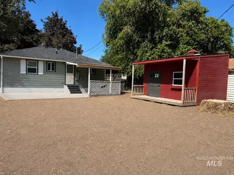 Exterior - 520 S 3rd E, Mountain Home, ID 83647 photo 14 of 18