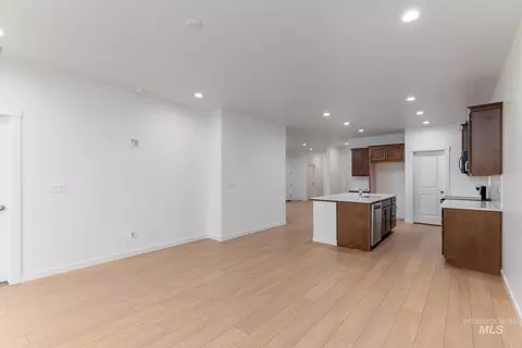 Living - 2701 N Morehouse Ave, Eagle, ID 83616 photo 3 of 4