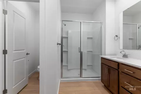 Bath - 2701 N Morehouse Ave, Eagle, ID 83616 photo 1 of 2