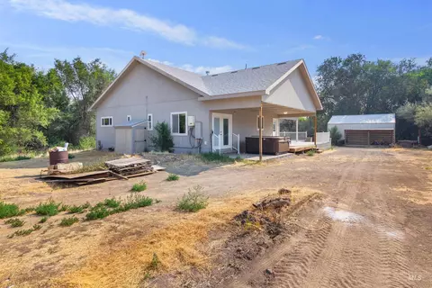 Exterior - 4301 Carter Pack Rd, Buhl, ID 83316 photo 4 of 11