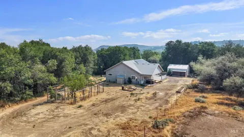 Exterior - 4301 Carter Pack Rd, Buhl, ID 83316 photo 5 of 11