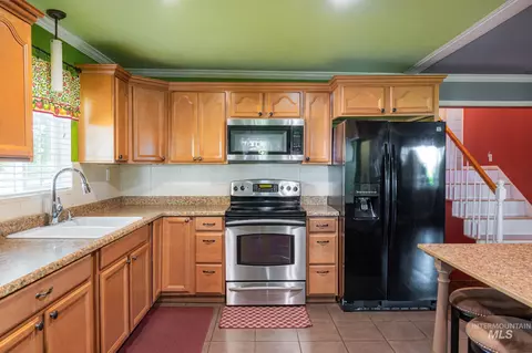 Kitchen - 683 That Rd, Weiser, ID 83672 photo 3 of 5