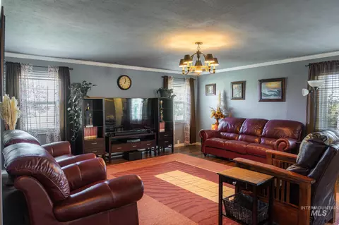 Living - 683 That Rd, Weiser, ID 83672 photo 2 of 2