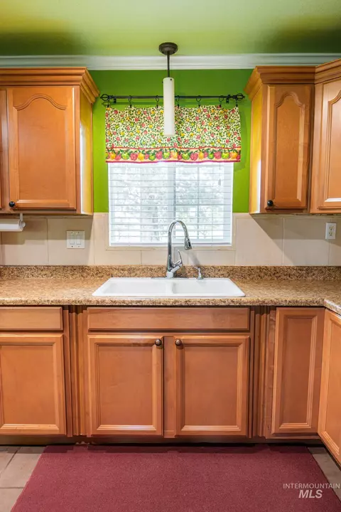 Kitchen - 683 That Rd, Weiser, ID 83672 photo 5 of 5