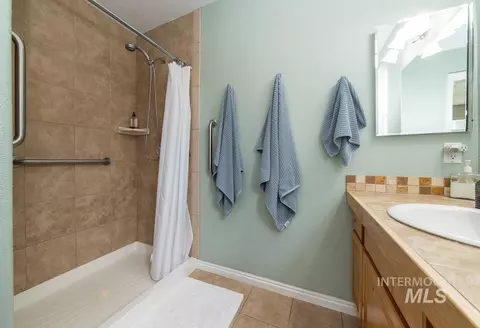 Bath - 2584 W 8th St, Weiser, ID 83672 photo 1 of 3