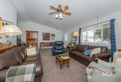 Living - 2584 W 8th St, Weiser, ID 83672 photo 1 of 2