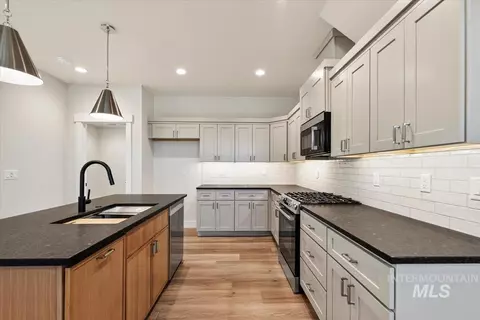 Kitchen - 340 N Blossom River Ln, Eagle, ID 83616 photo 1 of 1