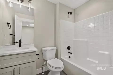 Bath - 340 N Blossom River Ln, Eagle, ID 83616 photo 3 of 4