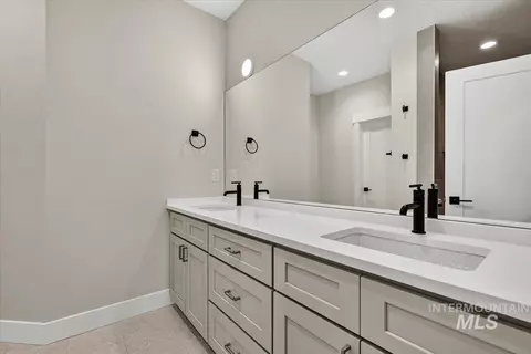 Bath - 340 N Blossom River Ln, Eagle, ID 83616 photo 1 of 4