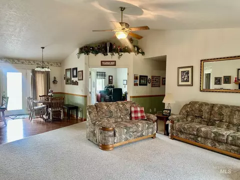 Living - 3484 E 3195 N, Kimberly, ID 83341 photo 1 of 3