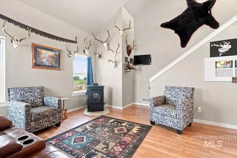 Living - 1932 Miller, Adrian, OR 97901 photo 1 of 4