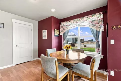 Dining - 1932 Miller, Adrian, OR 97901 photo 1 of 1