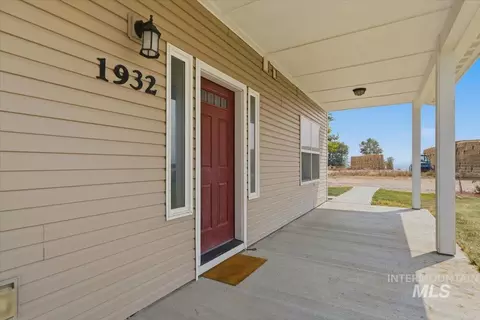 Exterior - 1932 Miller, Adrian, OR 97901 photo 2 of 12