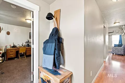 Entry Way - 1932 Miller, Adrian, OR 97901 photo 1 of 2