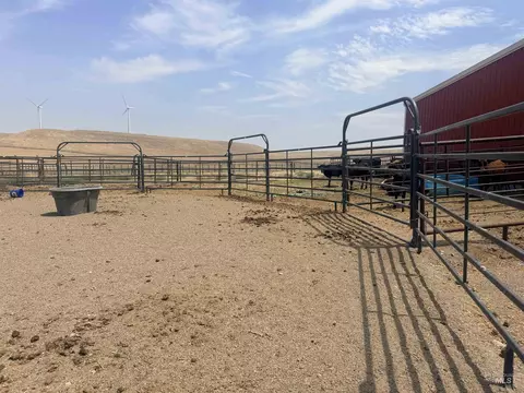 Exterior - 151 E 5600 N, Hagerman, ID 83332 photo 2 of 24