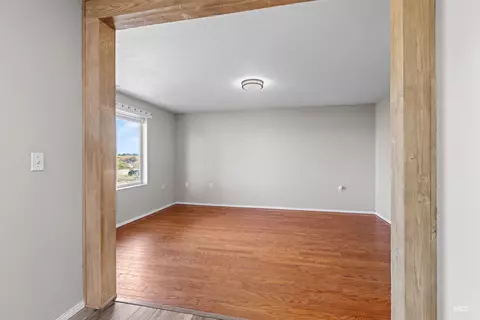 Living - 5794 Thompson Rd, Marsing, ID 83639 photo 1 of 2