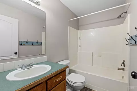 Bath - 5794 Thompson Rd, Marsing, ID 83639 photo 4 of 4