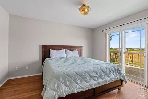 Bedroom - 5794 Thompson Rd, Marsing, ID 83639 photo 2 of 5