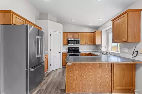Kitchen - 5794 Thompson Rd, Marsing, ID 83639 photo 1 of 3