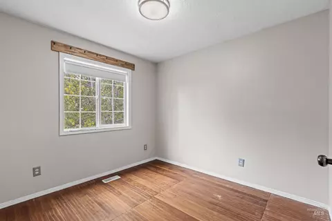 Bedroom - 5794 Thompson Rd, Marsing, ID 83639 photo 5 of 5