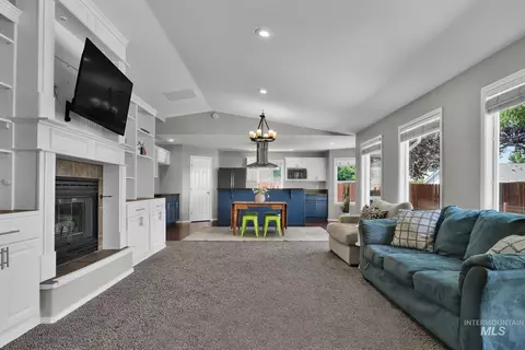 Living - 492 E Addeson St, Meridian, ID 83646 photo 1 of 1