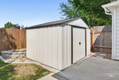 Exterior - 492 E Addeson St, Meridian, ID 83646 photo 9 of 9