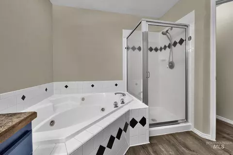 Bath - 492 E Addeson St, Meridian, ID 83646 photo 2 of 4