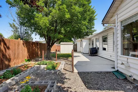 Exterior - 492 E Addeson St, Meridian, ID 83646 photo 4 of 9