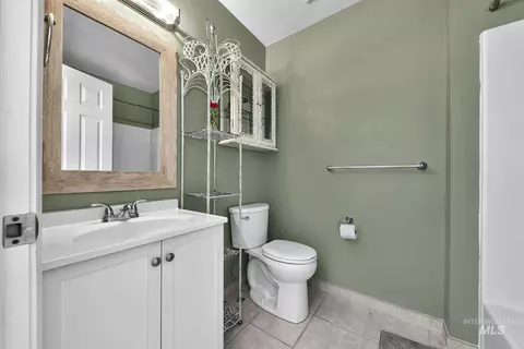 Bath - 492 E Addeson St, Meridian, ID 83646 photo 3 of 4