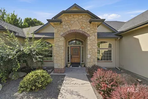 Exterior - 4465 W Escalante Dr, Eagle, ID 83616 photo 3 of 9
