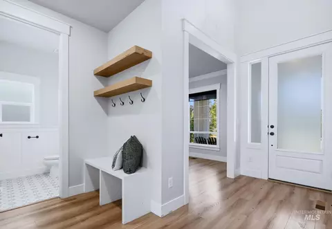 Entry Way - 549 S Steephead Ln, Eagle, ID 83616 photo 4 of 4