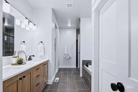 Bath - 549 S Steephead Ln, Eagle, ID 83616 photo 1 of 6