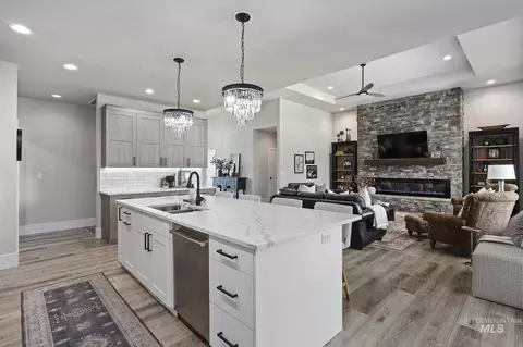 Kitchen - 2214 Settlers Ridge Trl, Twin Falls, ID 83301 photo 5 of 6