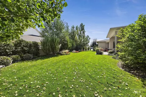 Exterior - 2214 Settlers Ridge Trl, Twin Falls, ID 83301 photo 7 of 11
