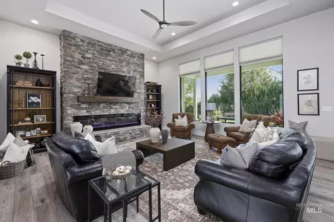 Living - 2214 Settlers Ridge Trl, Twin Falls, ID 83301 photo 2 of 5