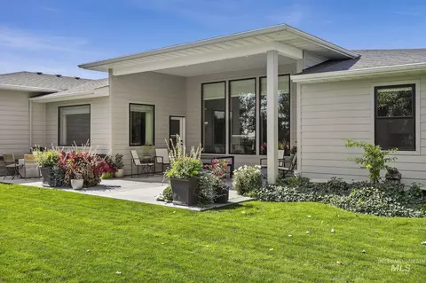 Exterior - 2214 Settlers Ridge Trl, Twin Falls, ID 83301 photo 5 of 11