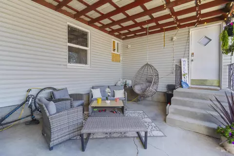 Exterior - 1403 8th Ave E, Twin Falls, ID 83301 photo 3 of 8