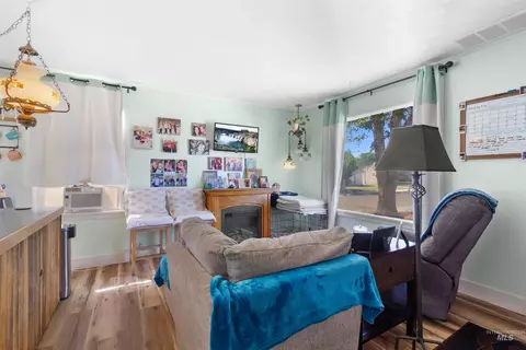 Living - 1403 8th Ave E, Twin Falls, ID 83301 photo 4 of 4