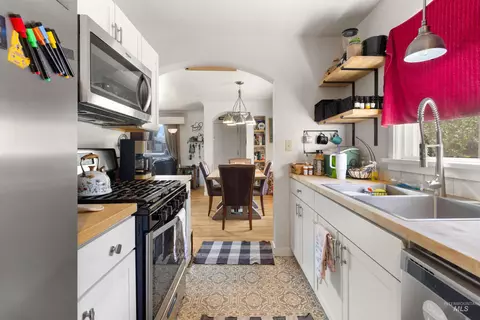 Kitchen - 1403 8th Ave E, Twin Falls, ID 83301 photo 1 of 5