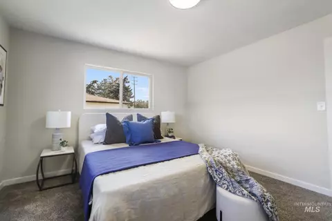 Bedroom - 220 Main St, Buhl, ID 83316 photo 2 of 4