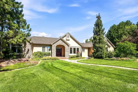 Exterior - 2419 N Sevenoaks Pl, Eagle, ID 83616 photo 2 of 18